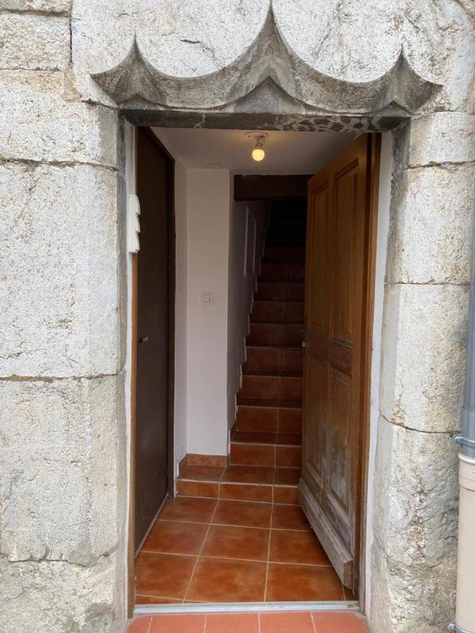 Petit Appartement Calme En Plein Centre Du Village De Ribiers Dış mekan fotoğraf