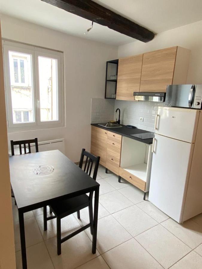 Petit Appartement Calme En Plein Centre Du Village De Ribiers Dış mekan fotoğraf